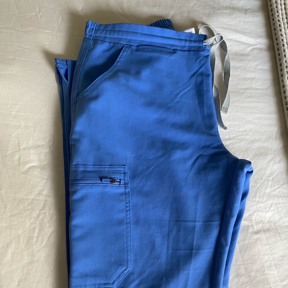 Ceil Blue FIGS Yola Regular